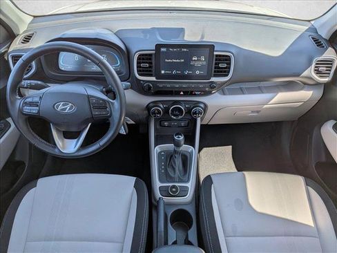 Used 2023 Hyundai Venue SEL FWD image 17