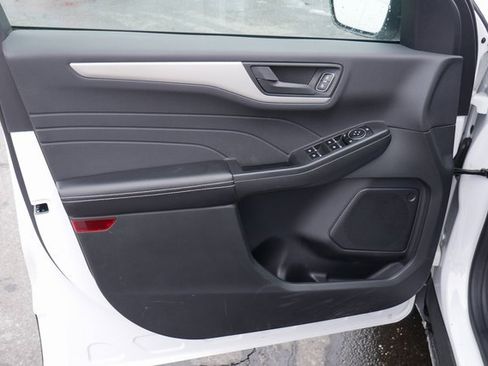 Used 2022 Ford Escape SE w/ Cold Weather Package image 12