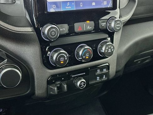 New 2026 RAM 1500 Express AWD/4WD image 15