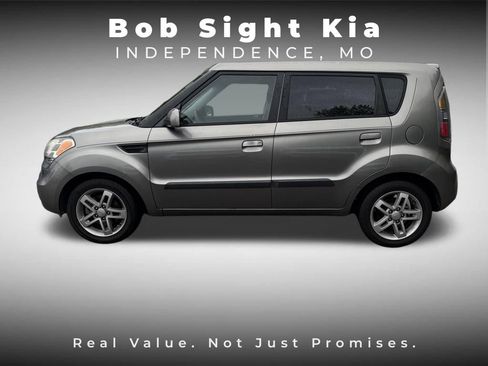 Used 2010 Kia Soul + FWD image 3