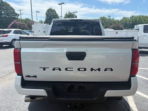 Used 2024 Toyota Tacoma TRD Sport AWD/4WD image 14