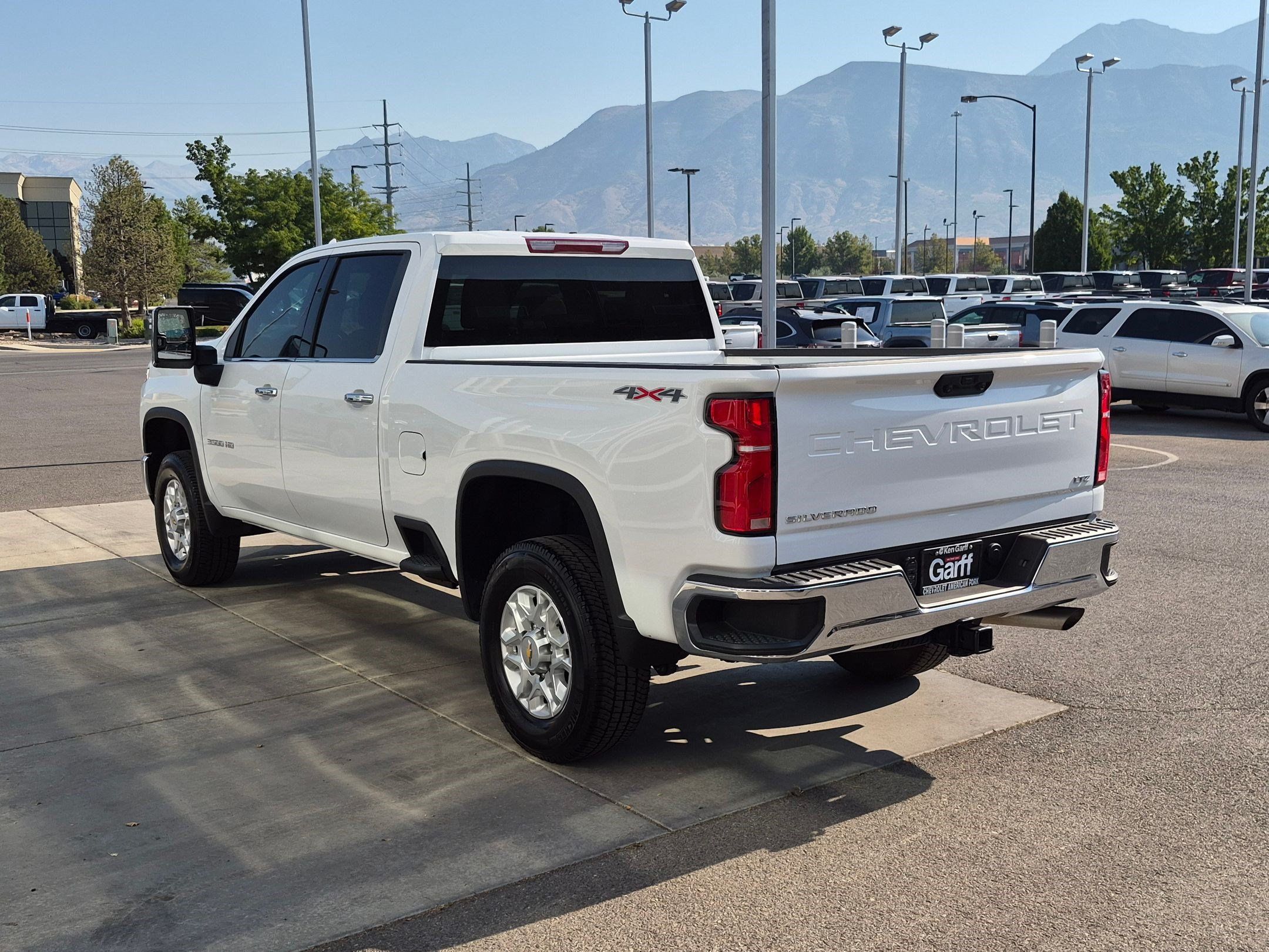 Used 2025 Chevrolet Silverado 3500 LTZ AWD/4WD image 5
