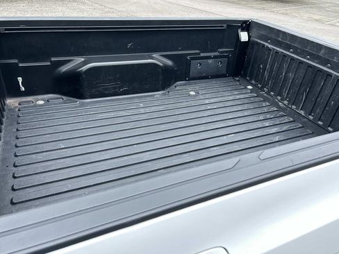 Used 2019 Toyota Tacoma SR5 RWD image 12