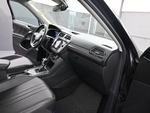 Used 2023 Volkswagen Tiguan SE FWD image 22
