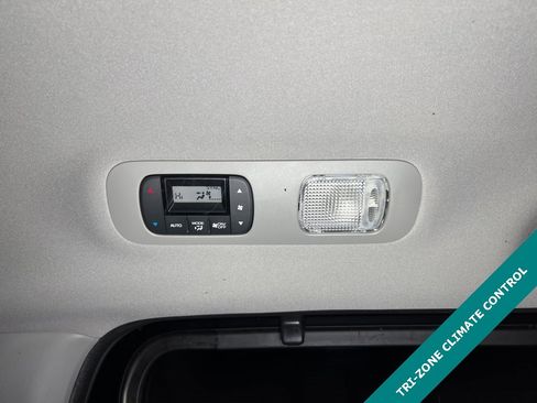 Used 2024 Honda Odyssey Touring image 13