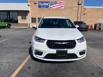 Used 2023 Chrysler Pacifica Touring-L