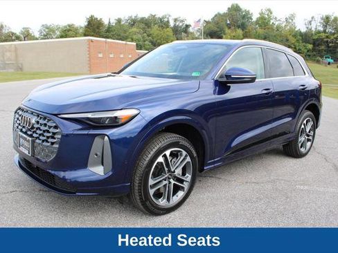 Certified 2025 Audi Q5 Premium Plus w/ Premium Plus AWD/4WD image 6