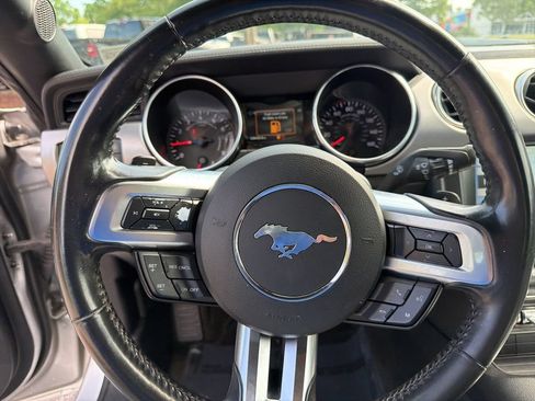 Used 2018 Ford Mustang Premium RWD image 14