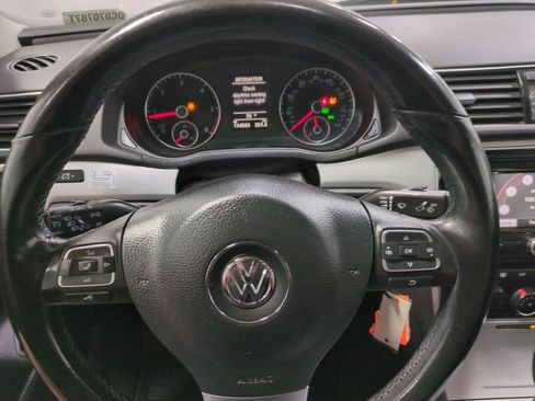 Used 2013 Volkswagen Passat TDI SE FWD image 17