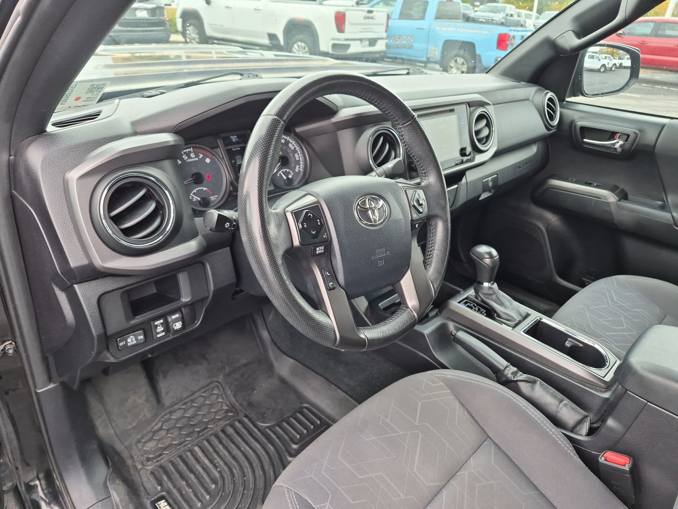 Used 2017 Toyota Tacoma TRD Sport w/ Tow Package (A/T) AWD/4WD image 16