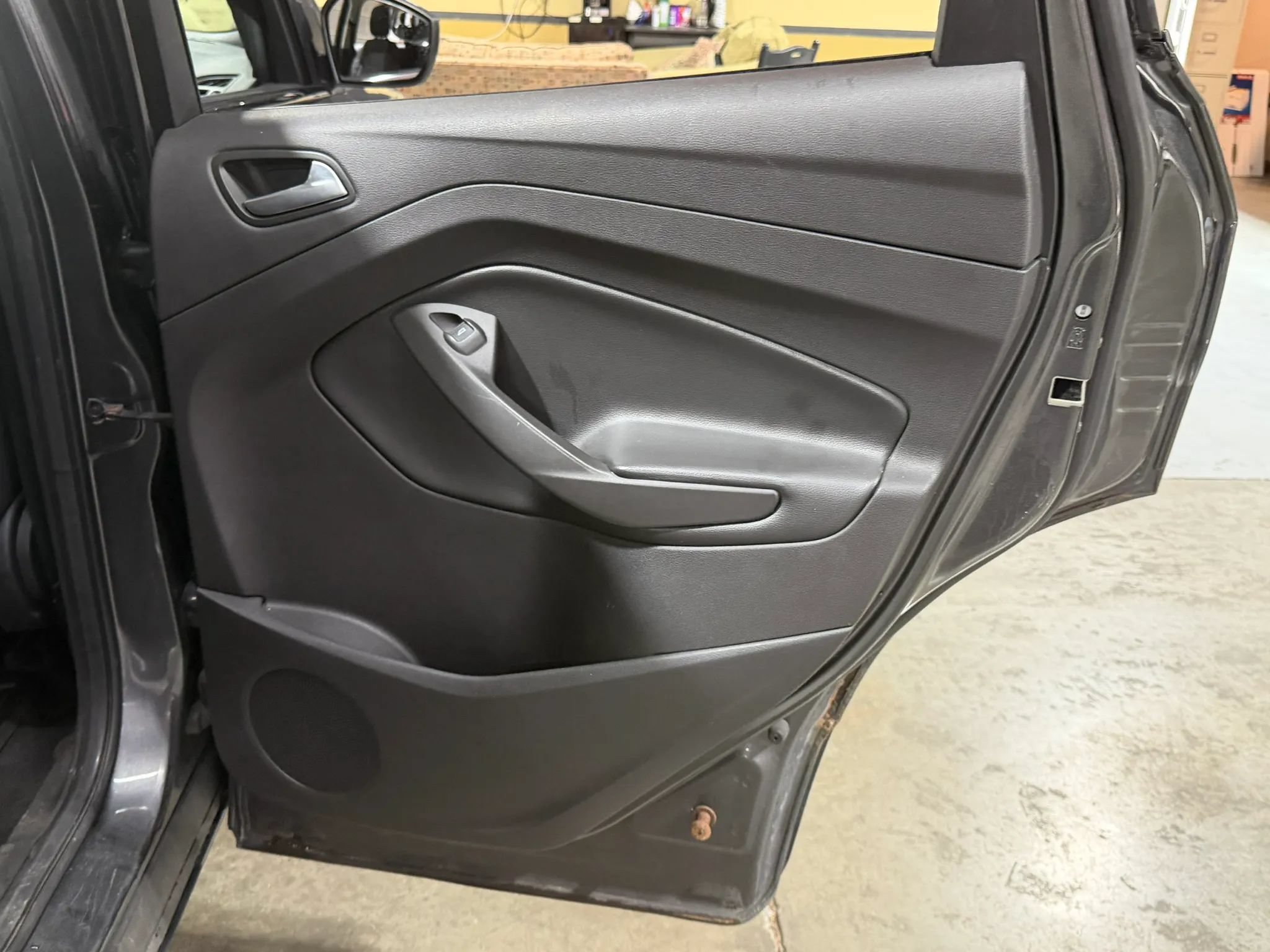 Used 2018 Ford Escape SE w/ SE Sync 3 Package AWD/4WD image 16