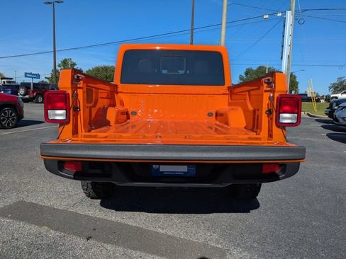 Used 2025 Jeep Gladiator Mojave AWD/4WD image 13