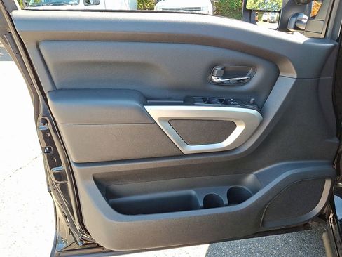 Certified 2024 Nissan Titan SV w/ SV Convenience Package image 13