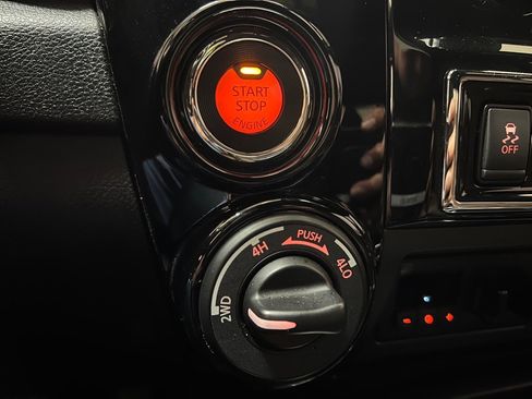 Used 2020 Nissan Titan Platinum Reserve image 29