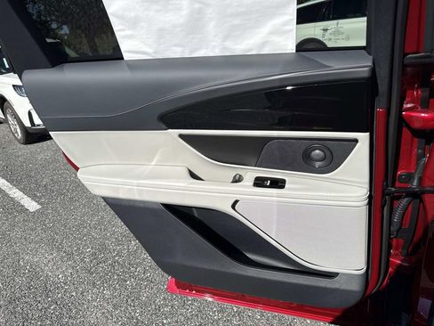 New 2026 Lincoln Nautilus Reserve image 13