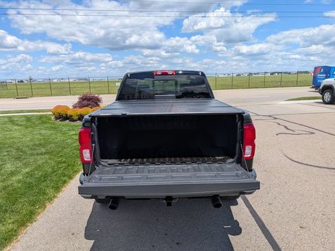 Used 2018 Chevrolet Silverado 1500 LTZ Z71 w/ Redline Edition AWD/4WD image 9