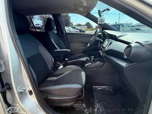 Used 2018 Nissan Kicks S FWD image 18