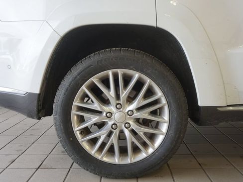 Used 2018 Jeep Grand Cherokee Summit AWD/4WD image 32