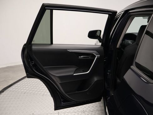 Used 2025 Toyota RAV4 XLE w/ Convenience Package FWD image 21