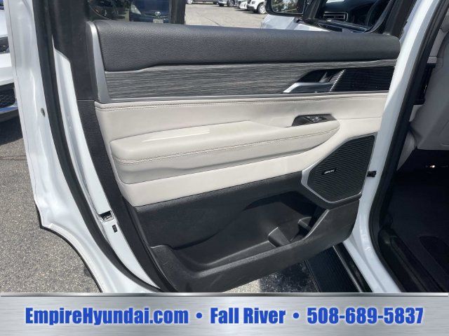 Used 2024 Jeep Wagoneer Series II w/ Flexible Seating Group AWD/4WD image 17