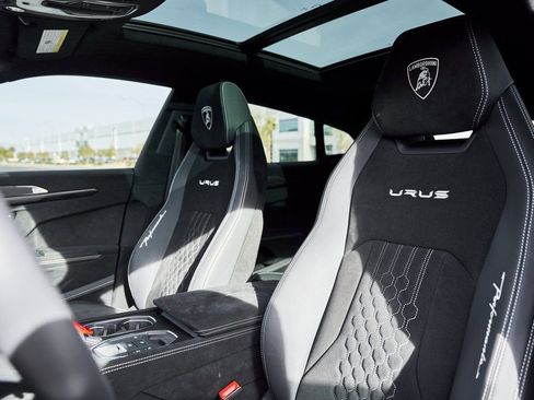 Used 2024 Lamborghini Urus Performante AWD/4WD image 51