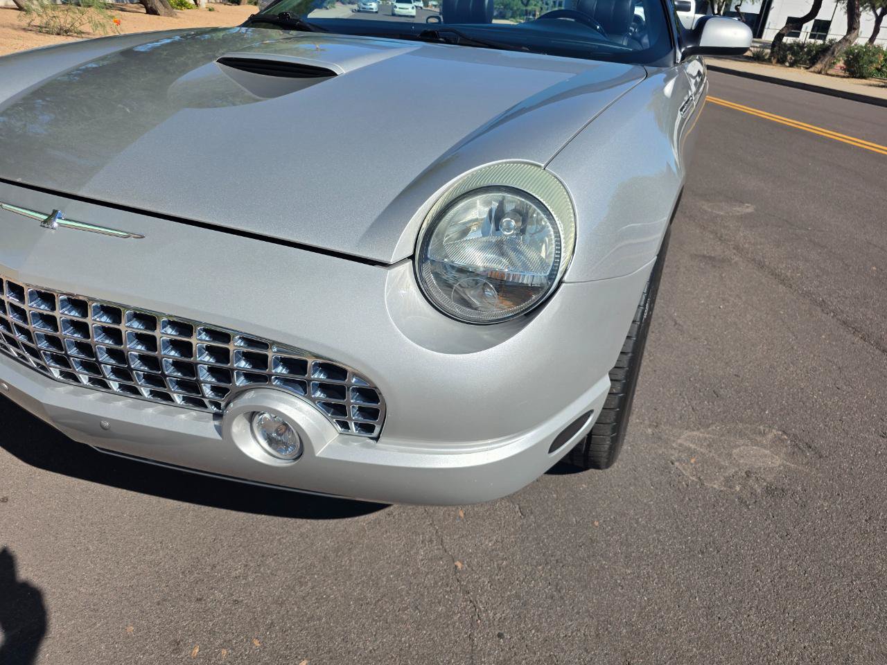 Used 2005 Ford Thunderbird RWD image 23