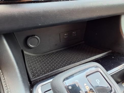 Used 2025 Nissan Pathfinder SV AWD/4WD image 10