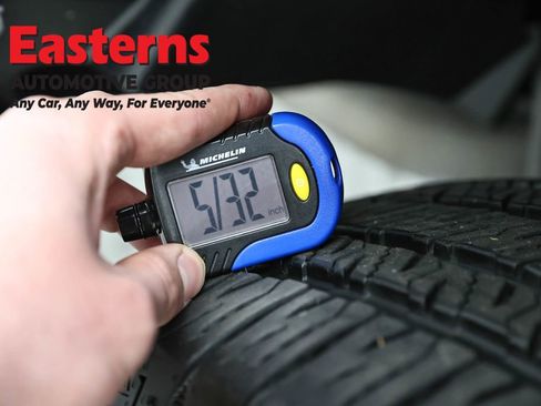 Used 2025 Jeep Wrangler Unlimited Sahara AWD/4WD image 26