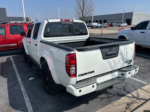 Used 2020 Nissan Frontier SV w/ Midnight Edition Floor Mats image 4