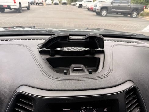 Used 2020 Jeep Cherokee Latitude Plus FWD image 28