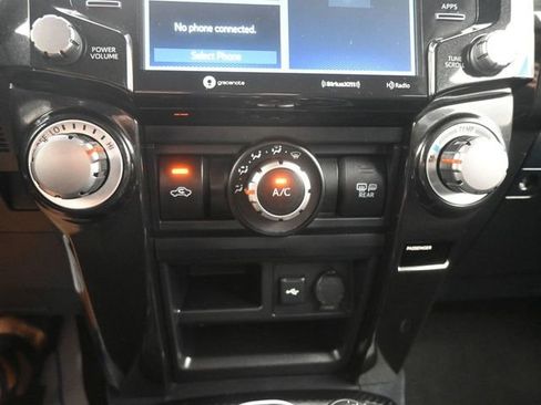 Used 2024 Toyota 4Runner TRD Off-Road image 18