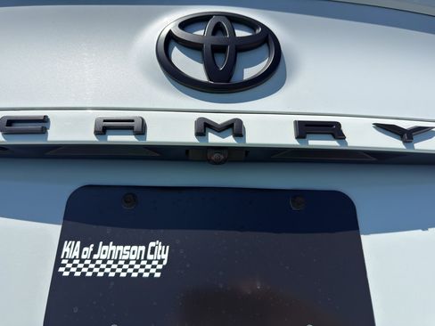 Used 2024 Toyota Camry SE image 19