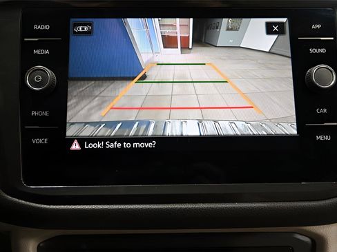 Used 2022 Volkswagen Tiguan SE AWD/4WD image 26