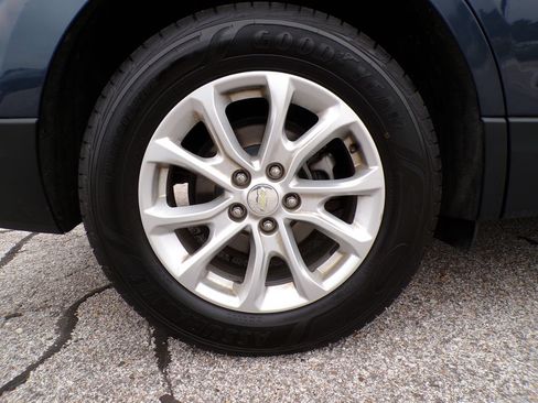 Used 2018 Chevrolet Equinox LS FWD image 20