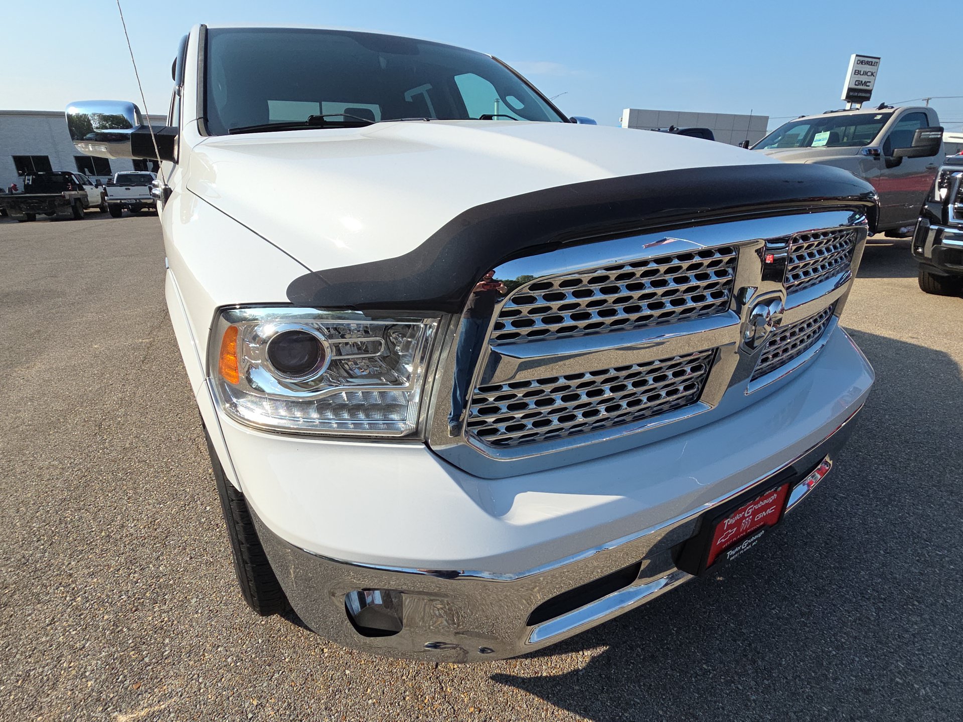 Used 2016 RAM 1500 Laramie w/ Convenience Group AWD/4WD image 12