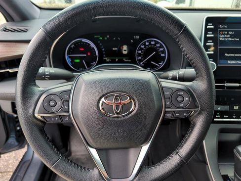 Used 2022 Toyota Avalon XLE image 18