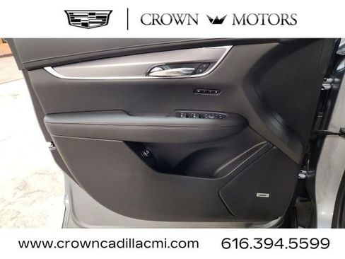 Certified 2025 Cadillac XT6 Luxury image 21