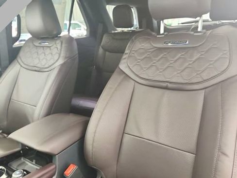 New 2026 Ford Explorer Platinum w/ LUX Leather Package AWD/4WD image 9
