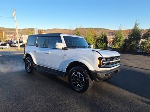 Used 2025 Ford Bronco Outer Banks image 4