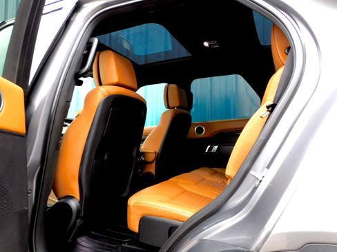 Used 2017 Land Rover Discovery HSE Luxury image 15