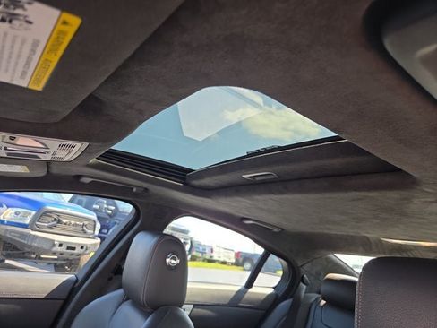 Used 2015 Jaguar XF Sport AWD/4WD image 9
