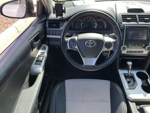 Used 2014 Toyota Camry SE FWD image 9