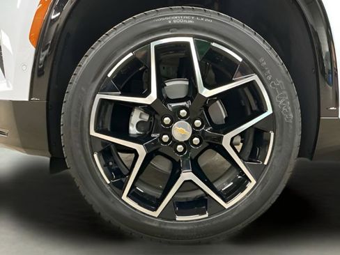 New 2026 Chevrolet Traverse High Country FWD image 36