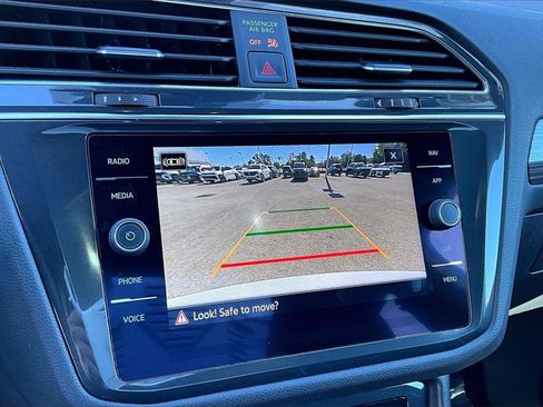 Certified 2022 Volkswagen Tiguan SEL R-Line image 27