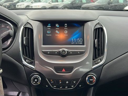 Used 2018 Chevrolet Cruze LT image 23