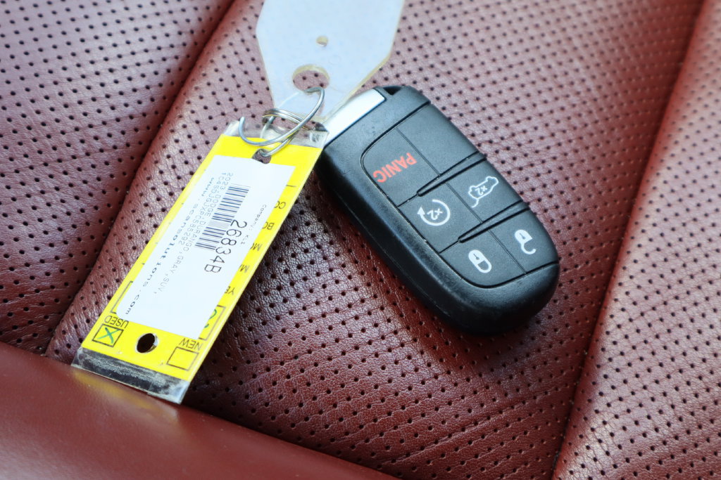 Used 2023 Dodge Durango SRT AWD/4WD image 32