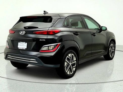 Used 2023 Hyundai Kona SE w/ Cargo Package FWD image 5