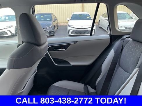 Used 2025 Toyota RAV4 XLE AWD/4WD image 14