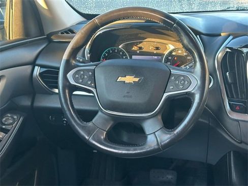 Used 2021 Chevrolet Traverse LT image 13