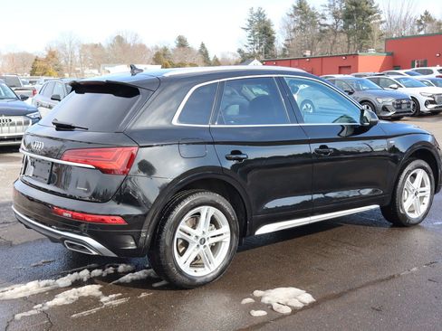 Used 2023 Audi Q5 e Premium w/ Convenience Package image 5